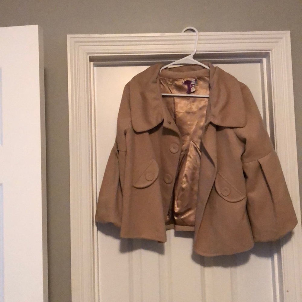 Camel cropped bell-sleeve swing coat